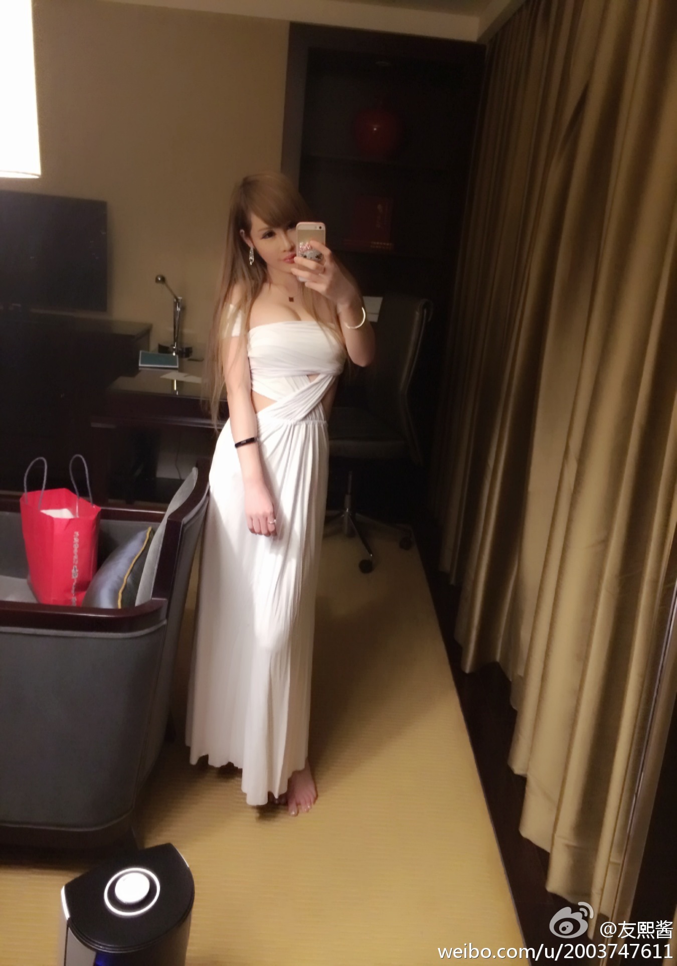 G罩美胸 火爆的辣子 友熙酱 微博自拍破解私密图片 1